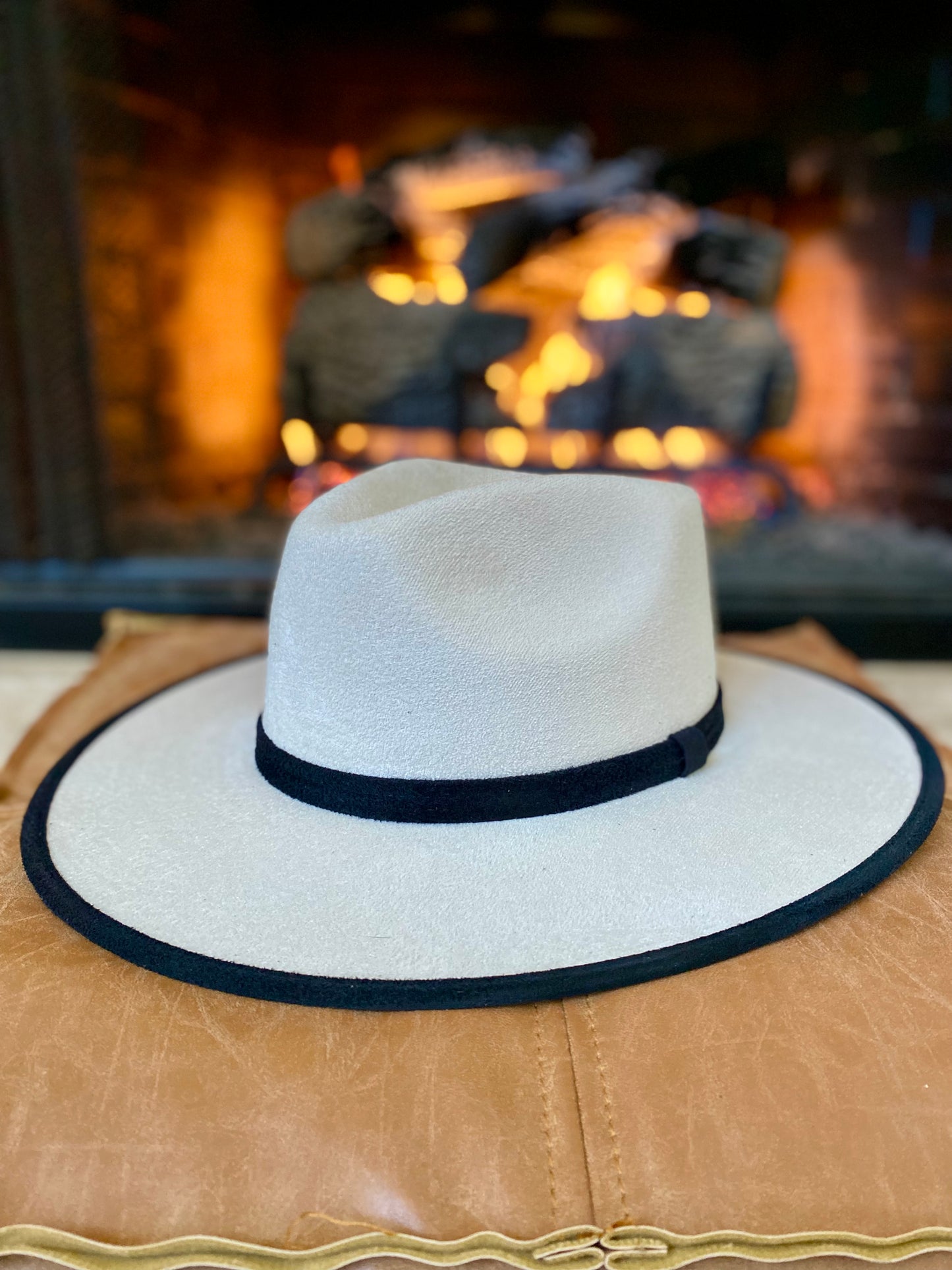 Anna Duo Tone Rancher Hat - ivory + Black
