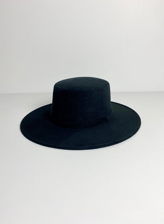 Gigi Flat Top Hat -Black